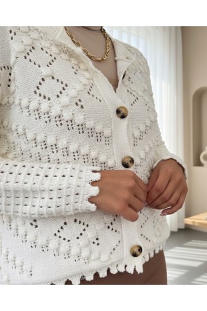 كارديجان مخرم بأزرار مع بوم بوم -أبيض سكري