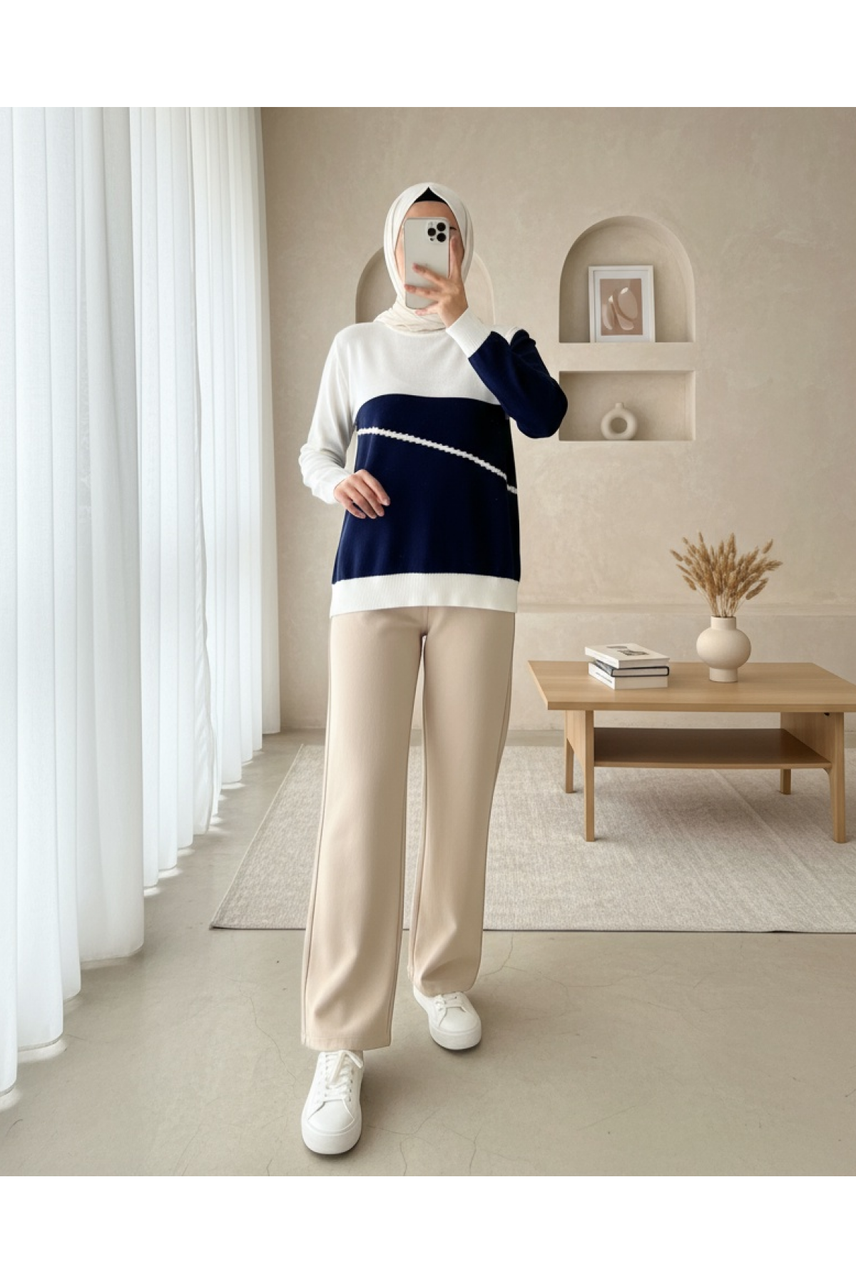Crew Neck Thin Knitwear Sweater -Navy blue
