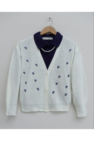 سترة مطرزة بطول الخصر بثلاثة أزرار -أبيض سكري