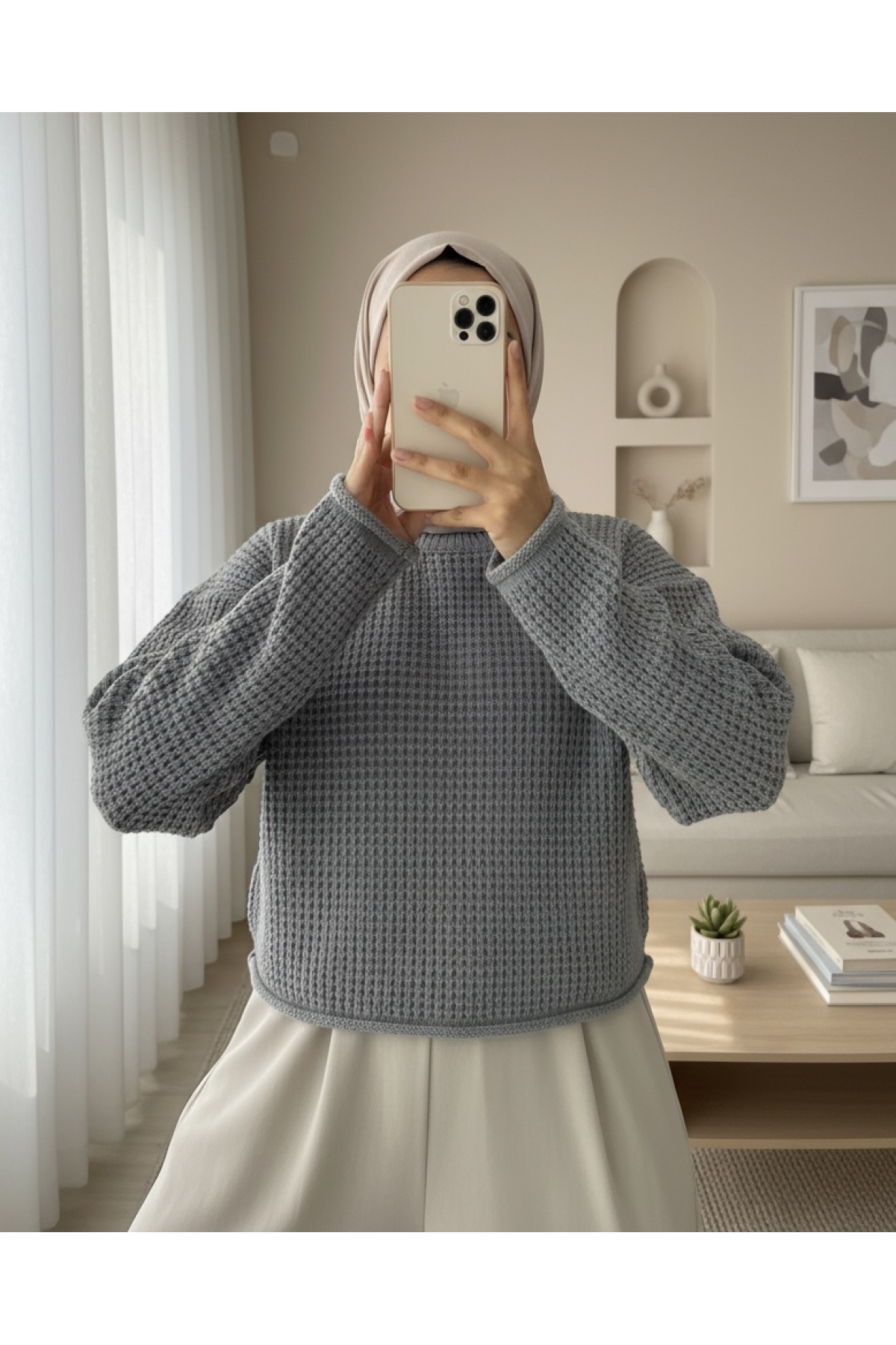 Round Neck Knitted Sweater -Grey