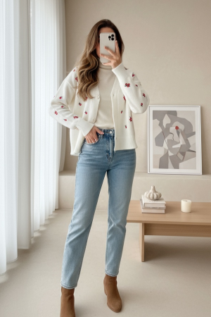 سترة تريكو مطرزة بالزهور المتناثرة -أبيض سكري