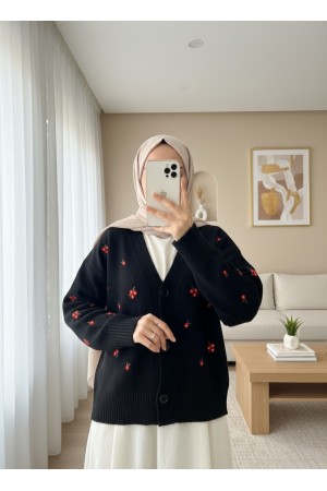 سترة تريكو مطرزة بالزهور المتناثرة -أسود