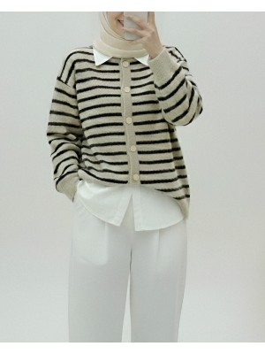 Yuvarlak Yaka Çizgili Düğmeli Yumoş Triko Hırka -K. Kahve