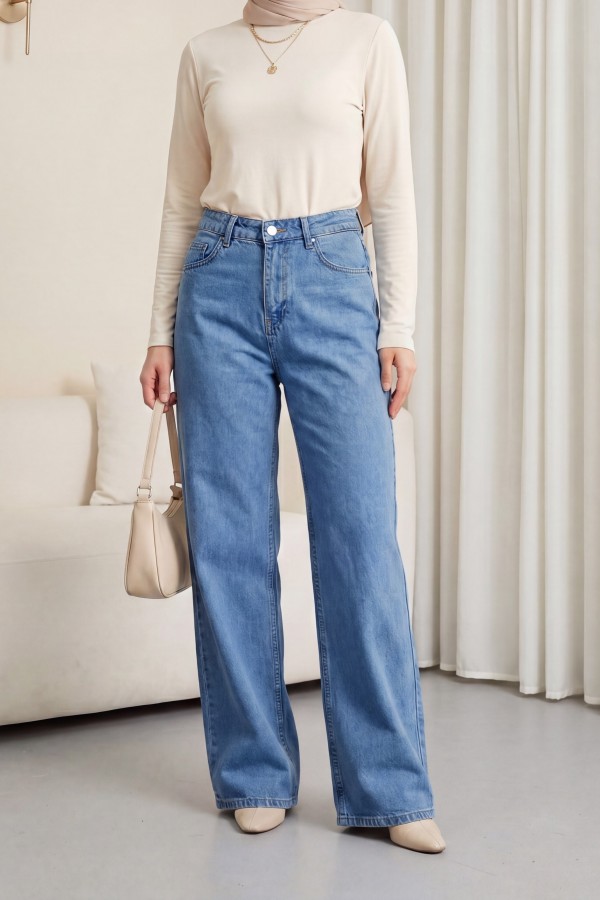 Straight Leg High Waist Jeans with Pockets -Light blue