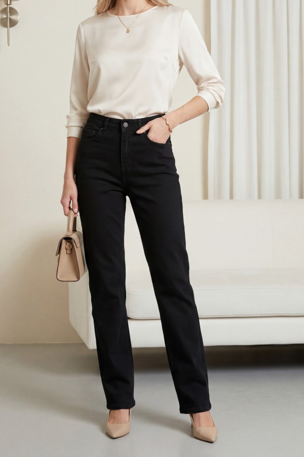 High-Waisted Straight-Leg Jeans with Pockets -Black