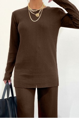 طقم بروتيل بياقة مستديرة   -بنى