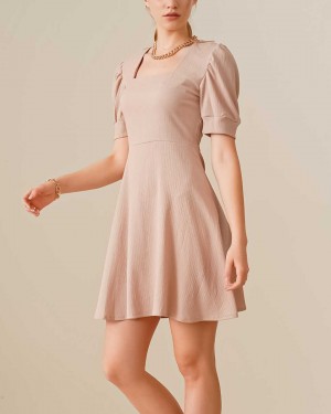 2339 Kare Yaka Örme Elbise - Bisküvi