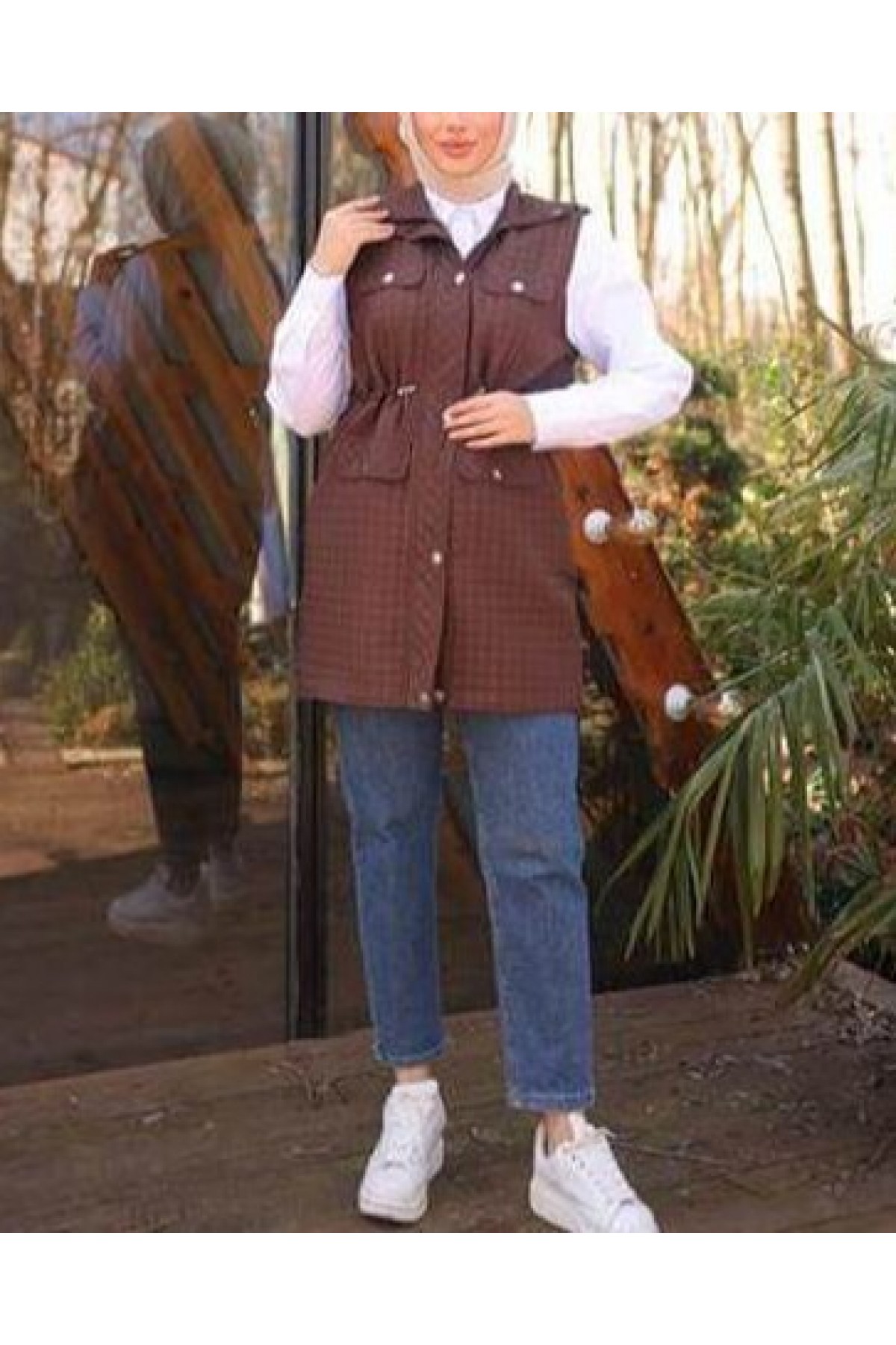Quilted Vest with Elastic Waistband, Snap Buttons, and Four Pockets