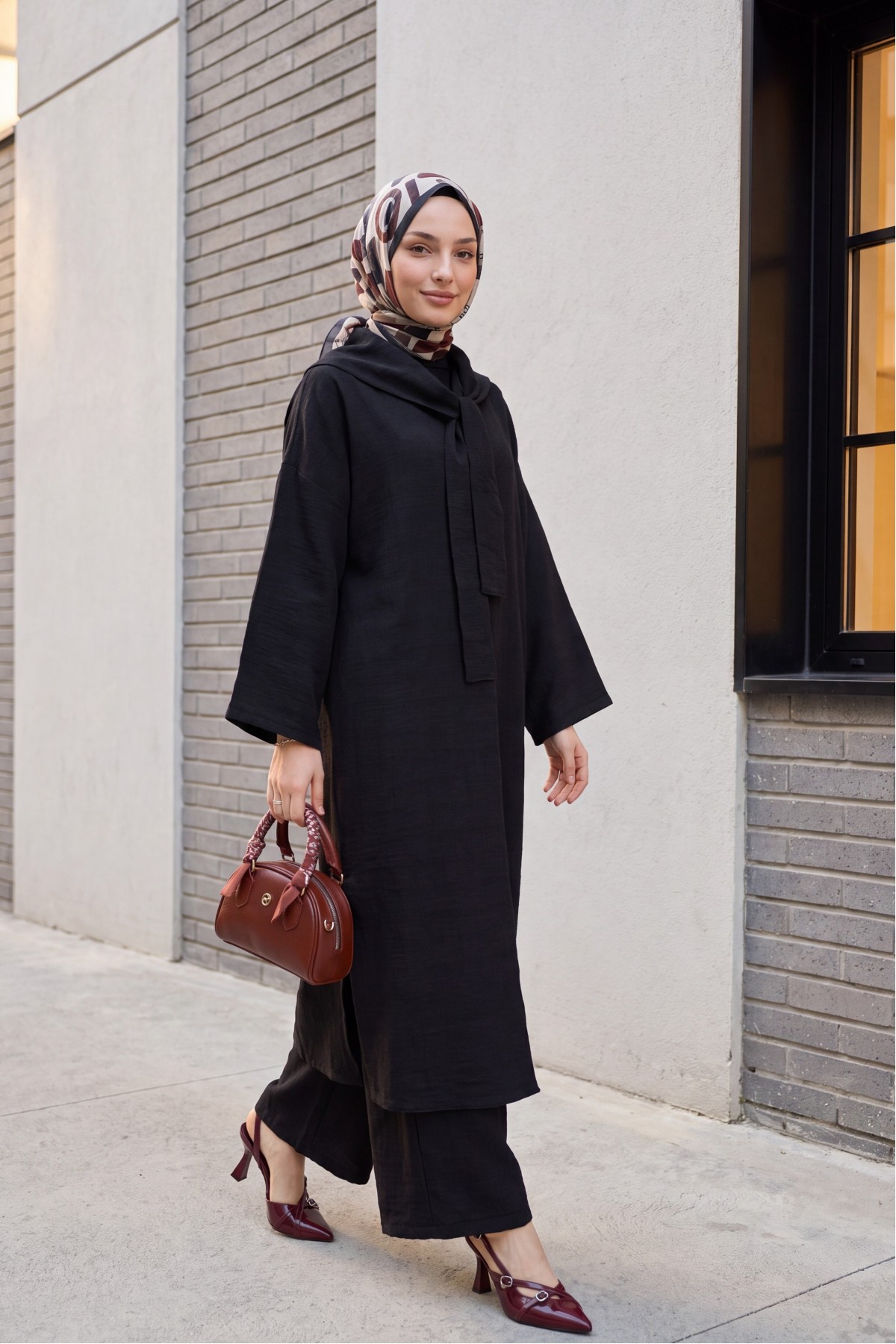 Deep Slit Linen Suit with Scarf Detail and Pockets -Black