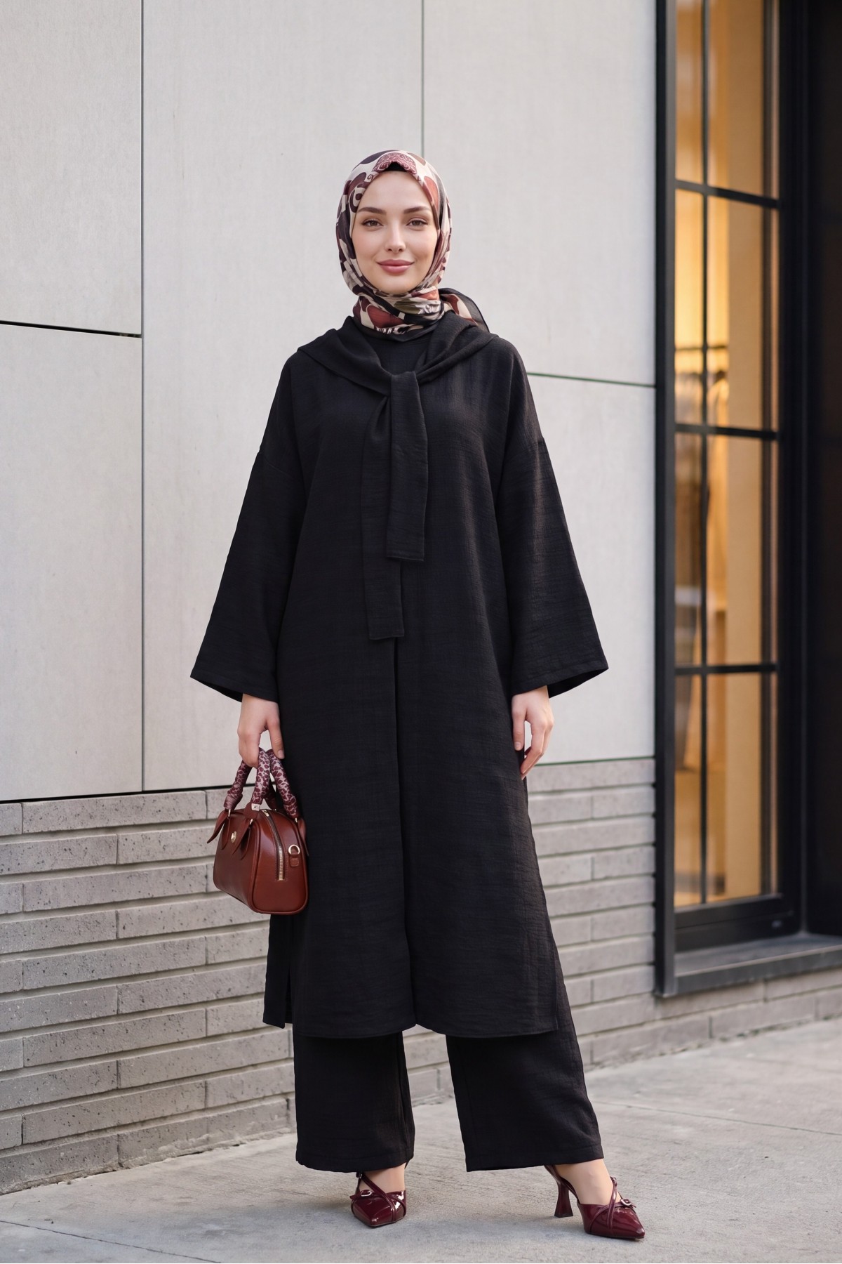 Deep Slit Linen Suit with Scarf Detail and Pockets -Black