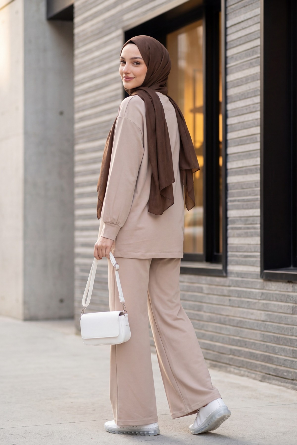 Crew Neck Oversize Cotton Jersey Set with Pockets and Trousers -Light Mink detay görseli