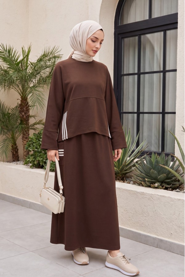 Two-Piece Cotton Jersey Set with Round Neck, Striped Detail, and Elasticated Waist. -Brown