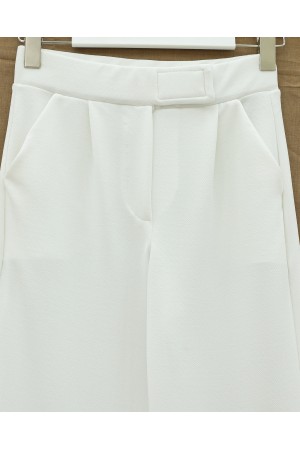 Beli Cırtcırt Detay Boru Paça Kumaş Pantolon  -Beyaz