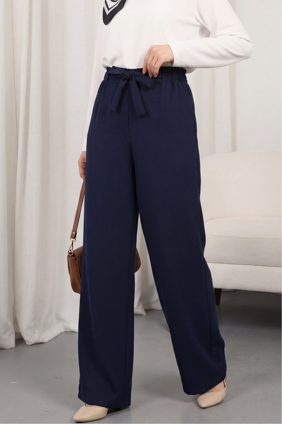 Duble Kumaş Beli Kuşaklı Bol Paça Pantolon -Laci
