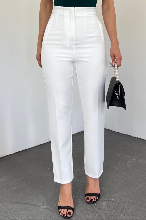 Zra Pleated Carrot Trousers -White