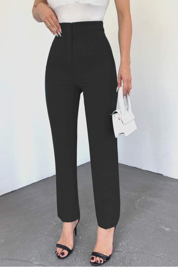 Zra Pleated Carrot Trousers -Black