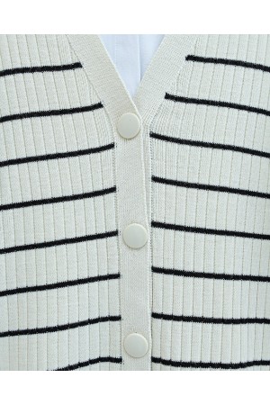 سترة تريكو طويلة مع أزرار مضلعة -لون كريمي