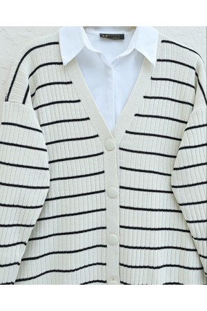 سترة تريكو طويلة مع أزرار مضلعة -لون كريمي