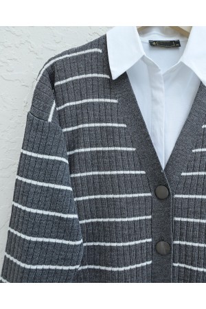 سترة تريكو طويلة مع أزرار مضلعة  -لون مدخن