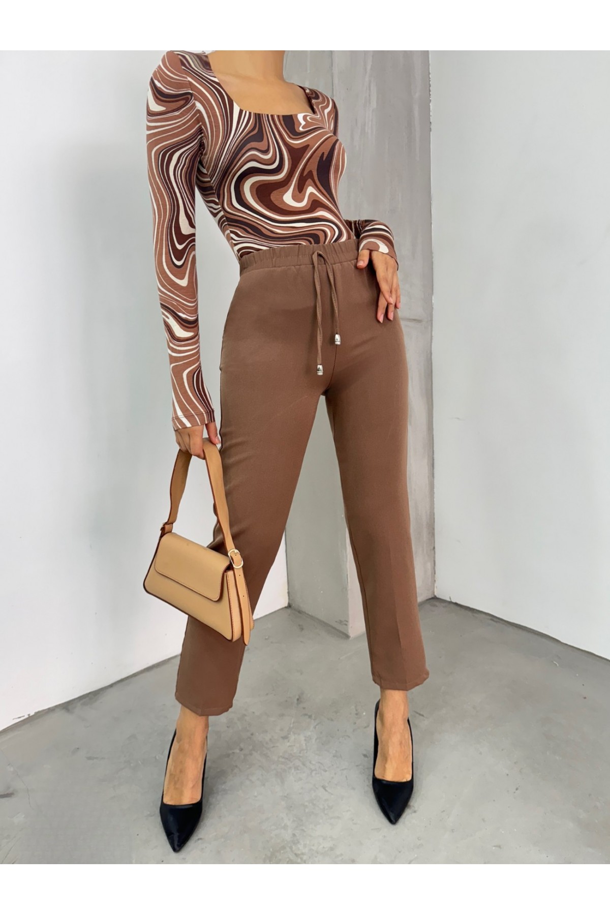 Double Pocket Elastic Waist Lace Detail Trousers -Mink color