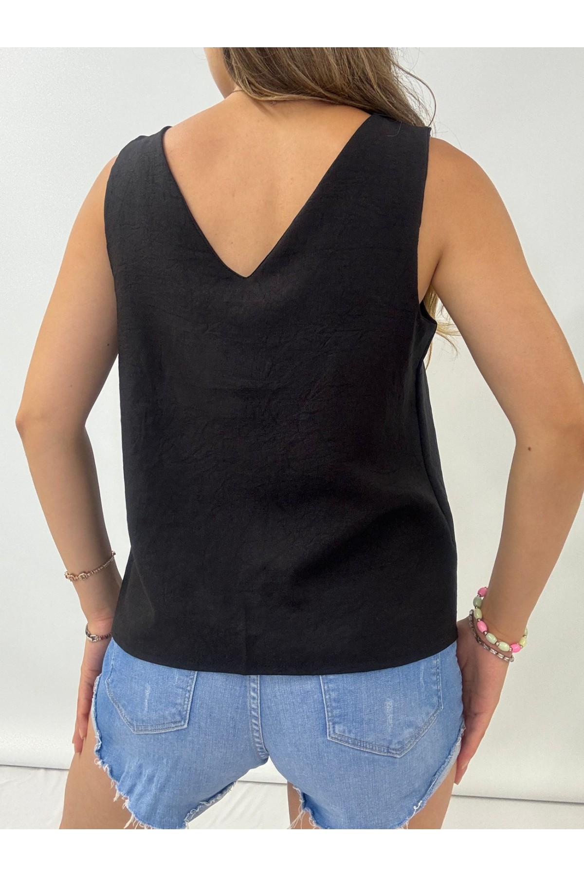 V-Neck Zero Sleeve Linen Blouse -Black