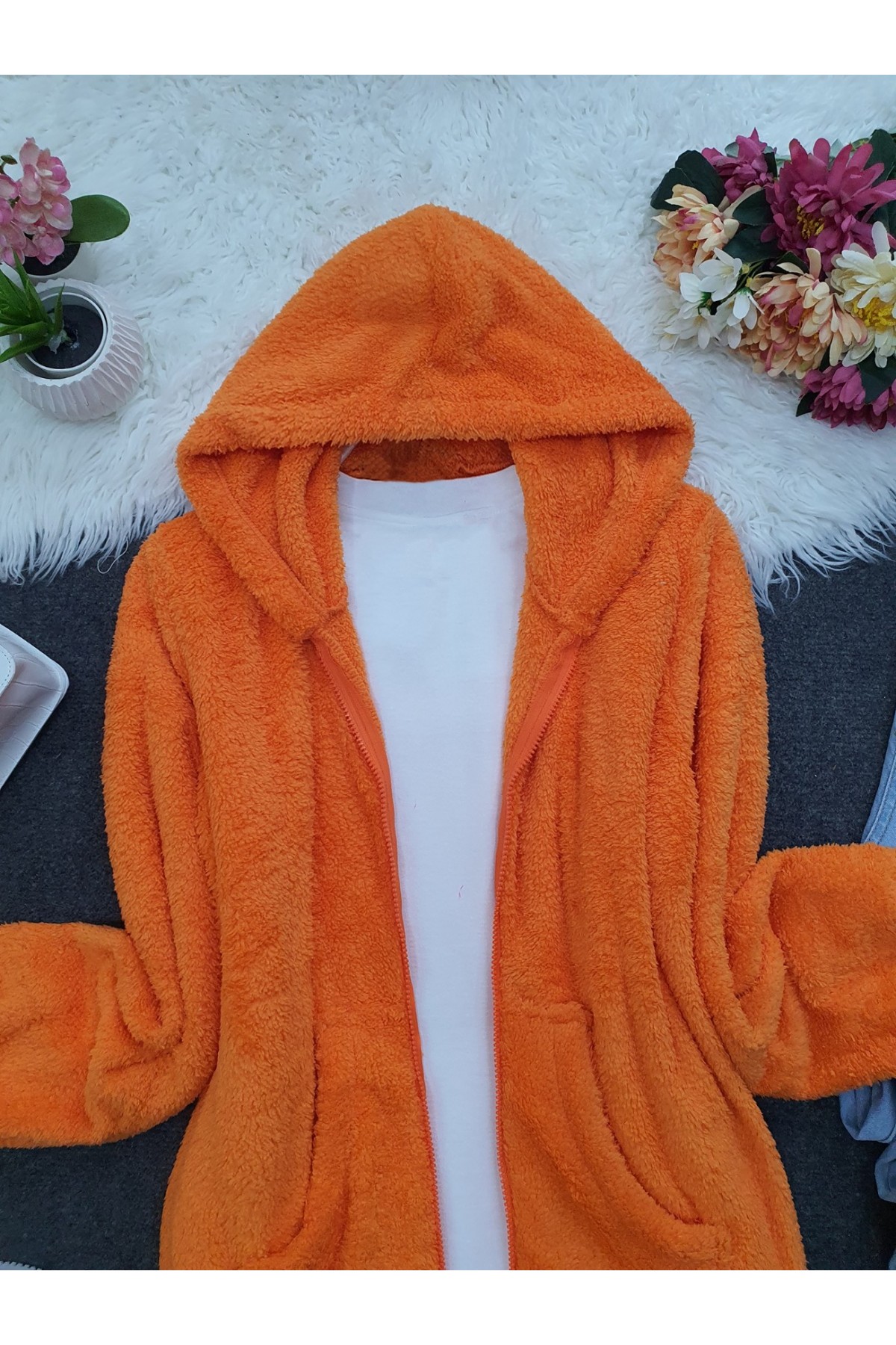 Kapşonlu Fermuarlı Kışlık Peluş Mont  -Turuncu