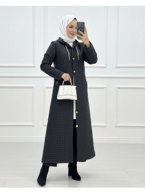 Yakası Zincir Detaylı Uzun Kapitone Kaban -Siyah