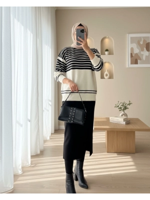 Bisiklet Yaka Çizgili Etekli Triko Takım  -Siyah
