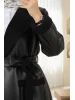 أسود